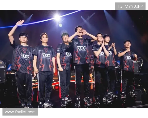 EDG在青年赛中的团队协作表现分析与精彩瞬间回顾