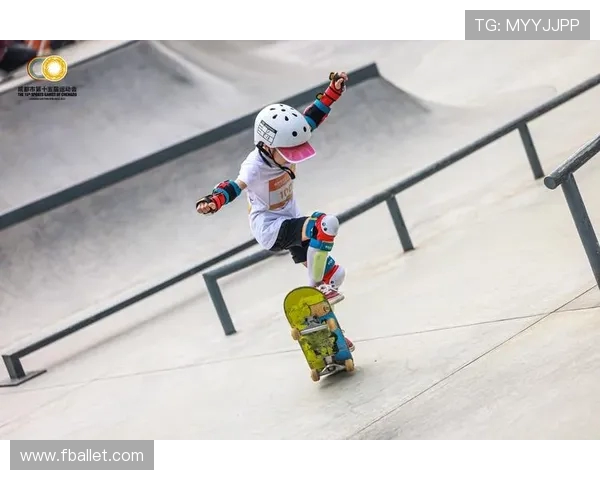 成都滑板精英赛回顾:成都滑板队展现惊人速度与技术实力