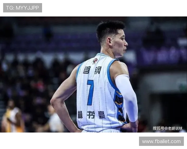 杰登艾维的篮球之路：从新秀到全明星的成长历程与未来展望