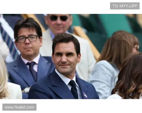 费德勒与哈里斯激战正酣网球场上的巅峰对决引发热议 费德勒与哈里斯激战正酣网球场上的巅峰对决引发热议