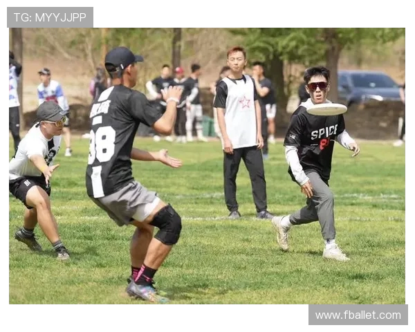 飞盘配合实力大比拼北京飞盘队荣获全国第三名佳绩