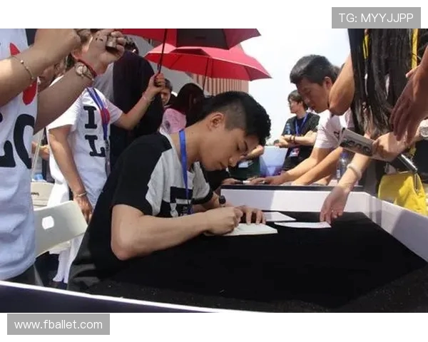 EDG在高校联赛中的强势表现与战术分析探讨