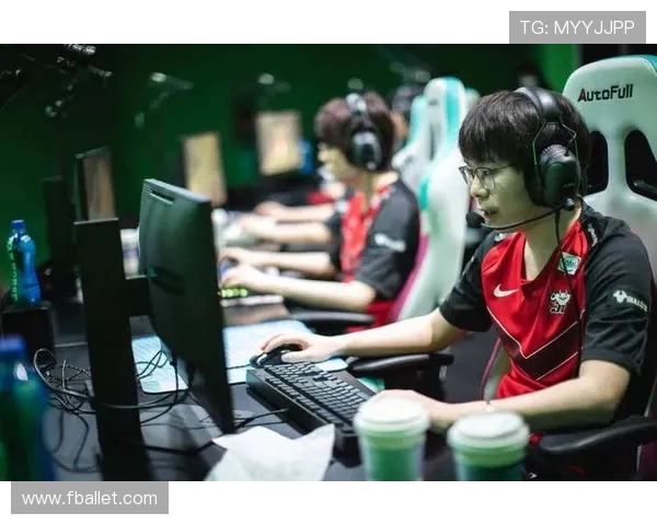 和平精英战术解析：深入探讨JDG战队的灵活转换体系与战术运用